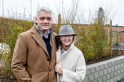 Niels Ladefoged og hans skotske hustru Anne Ladefoged under et besøg i Rødding.