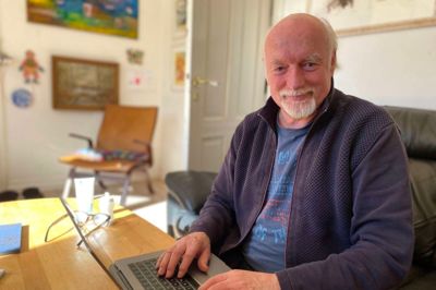 Lars Henrik Rasmussen fra Ry har meldt sig til korpset i Dienesmindes Venner, og tager turen til Ukraine med udstyr til maj.