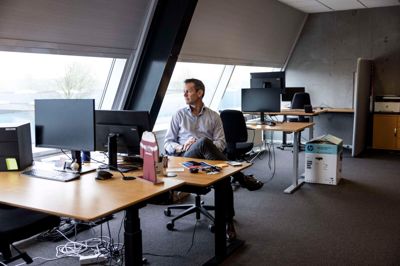 Kort før påske rykkede VM-direktør Ulrik Larsen og hans 12 medarbejdere ind i Jyske Bank Boxen efter at have haft kontor på rådhuset i Herning.