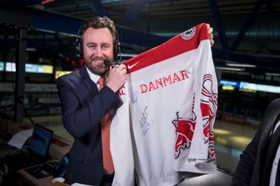 Herningensiske Jimmy Bøjgaard har i en årrække været ishockey-ekspert på TV 2. Fra tæt hold har han fulgt Frederik Andersens karriere, der nu er kulmineret med med Stanley Cup-triumfen.