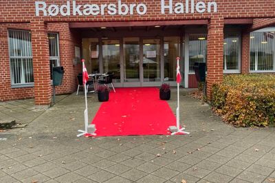 Rødkærsbro Hallen mangler godt 10 millioner kroner, inden man er i mål med at skaffe penge til haludvidelsen.