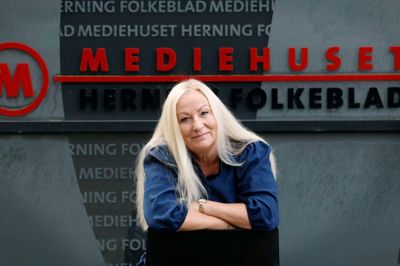 Er et klasseloft på 14 for de yngste klasser i landets folkeskoler ægte omsorg for børnene, eller er det socialdemokratisk symbolpolitik i et valgår? spørger Folkebladets redaktionschef, Lone Nørgaard Sørensen.