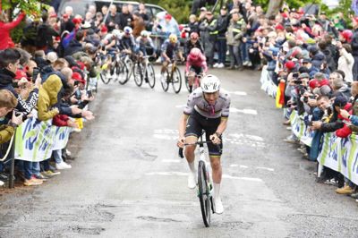 Tadej Pogacar var urørlig på finalestigningen Mur de Huy, da han onsdag vandt Flèche Wallonne foran Kevin Vauquelin og Tom Pidcock. (Arkivfoto).