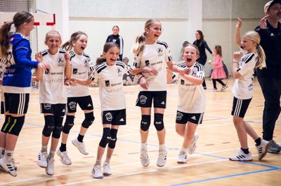 Jublen var stor og kunne høres helt ud af hallerne flere gange. Ikast KFUM Cup bød på mindeværdige øjeblikke.