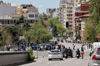 Trafiklys i Madrid er gået i sort, efter at hele Spanien og Portugal er blevet ramt af et strømnedbrud.