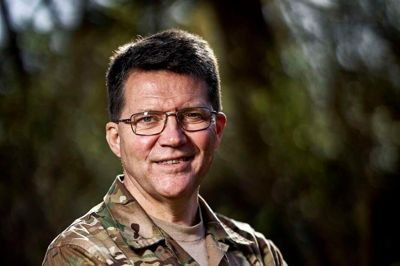 Kern Oddershede har været i luftforsvaret hele sit liv. I dag arbejder han som chef for Flyverhjemmeværnet.