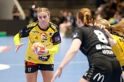 Simone Petersen har ikke været på banen siden 9. februar, men i aften gør playmakeren comeback mod de danske mestre fra Team Esbjerg.