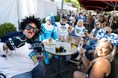 Finnerne var en af de store fangrupper, der gjorde en god figur i Herning under VM i ishockey. Nu viser det sig, at de også brugte penge, mens de var her og tilsyneladende var godt tilfredse med forholdene i byen og i Boxen. ?Foto: Tom Laursen
