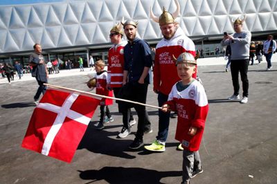 I 2018 var der højt humør og glade gutter med flag og vikingehjelme, da VM-fanzonen officielt blev åbnet. Til årets ishockey-VM i Herning er fanzonen blevet udvidet, så det faktisk er blevet en rekordstor fanzone.