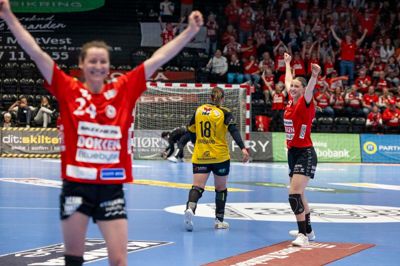 Ikast-kvinderne måtte igen-igen se Team Esbjerg-spillerne juble efter et topbrag mellem de to topklubber i IBF Arena.