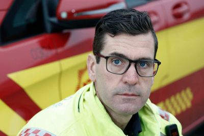 En længere opgave med at samle flere ton gødning op venter torsdag aften beredskabet med indsatsleder Peter Fjord Kristensen fra Brand & Redning Midtvest i spidsen.