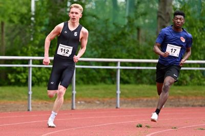 Malthe Heesgaard (t.v.) er en af Danmarks hurtigste mænd på 400 meter, men ved Herning Games måtte herningenseren nøjes med en sølvmedalje på 300 meter.