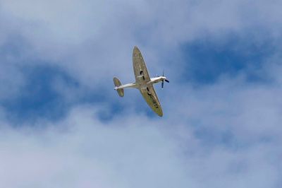 Et originalt Spitfire-fly var med til at markere befrielsesarrangementet i Aulum søndag eftermiddag. Det fløj højt på himlen og vendte retur tre-fire gange, inden seancen var slut.