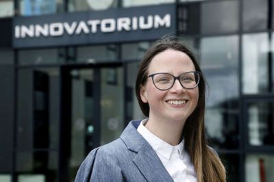 Katrine Vinter Ross fra Ikast og Innovatorium har blandt andet oprettet flyverpladser, hvor man kan låne et skrivebord i kort tid.