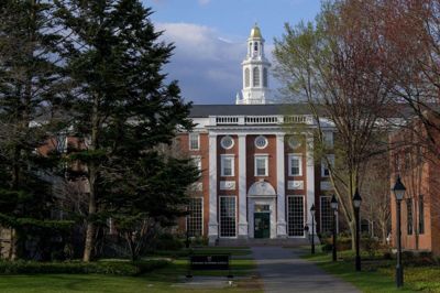 Harvard University i USA har sagsøgt Trump-administrationen over fratagelsU af tilladelse til at have udenlandske studerende indskrevet. På billedet ses Universitets campus. (Arkivfoto).