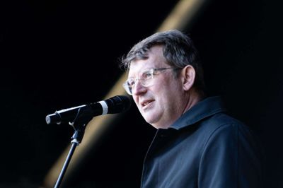 Forsvarsminister Troels Lund Poulsen (V) vil have ordentlige forhold for veteranerne. Derfor har et stort flertal i Folketinget sendt penge til kommuner, for at få en mere koordineret indsats. Det får tirsdag Erhvervs- og Beskæftigelsesudvalget til at drøfte rammerne for en veterankoordinator i Ringkøbing-Skjern Kommune.