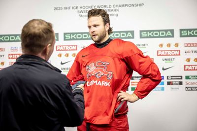Nicklas Jensen tog sig god til Herning Folkeblad og flere andre medier efter torsdagens træning på VM-isen i Jyske Bank Boxen. Herningenseren brænder efter at komme i aktion foran en fyldt arena - klædt i rødt og hvidt.