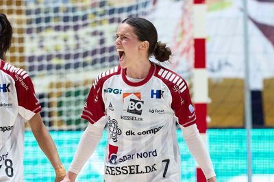 Stine Skogrand og Ikast Håndbold havde grund til glæde torsdag aften. Holdet sikrede sig en plads i DM-semifinalerne. Der forventer anføreren, at Ikast kommer op imod Odense Håndbold.