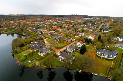 Virklund er ét af det steder, hvor man skal tjene mest for at kunne låne til et gennemsnitshus. Det hænger sammen med, at husene her i gennemsnit er større end i Silkeborg midt- og sydby, hvor kvadratmeterpriserne ellers er højere.