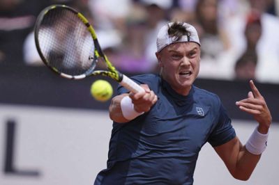 Den danske tennisspiller Holger Rune melder fra til turnering i weekenden for at blive klar til grand slam-turneringen i Paris, der er lige om hjørnet. (Arkivfoto).