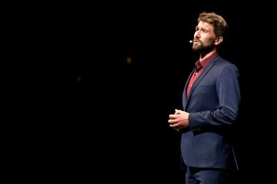 - Jeg har fulgt Sangskolen fra sidelinjen, set den vokse og blive til et vigtigt kraftcenter for sang i Danmark, fortæller Jens Søndergaard.