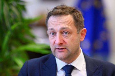 EU-kommissær for landbrug og fødevarer Christophe Hansen håber, at landmændene i EU samlet set kan spare omkring 11 milliarder kroner om året, hvis der kan samles opbakning til et nyt forslag, som skal lempe de administrative byrder på landbruget. (Arkivfoto).