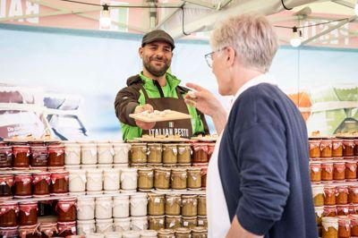 Delikatesser fra en lang række europæiske lande og frokostideer. Særligt fish&chips er populært. Det er andet år i træk, at European Street Market kommer til Ikast.