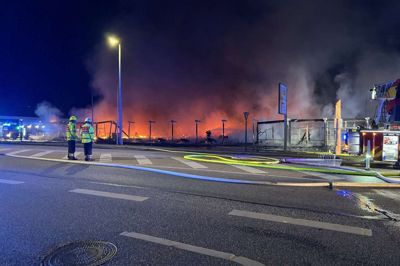 En større brand udviklede sig torsdag aften voldsomt.