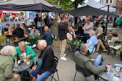 Ry-borgerne tog godt imod invitationen til Ry by Night, så gaderne var fyldte med mennesker fredag aften.