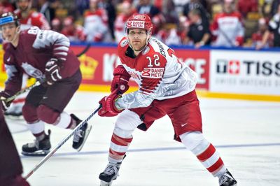 Herningensiske Mads Christensen var med på det danske hold i Boxen i 2018, hvor en sejr over Letland ville have sendt Danmark i kvartfinalen. Danmark tabte dog 0-1, og VM endte derfor med en lidt ærgerlig følelse. I aften kan en sejr over Tyskland sende Danmark i kvartfinalen for første gang siden 2016.