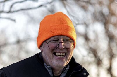 Jens Buhl Christensen er her fanget under årets Vinterløb i Sparkær, som han er tovholder på. Søndag den 25. maj har han en anden hat på, når han er guide på en tur på ejendommen Fusagervej 17.