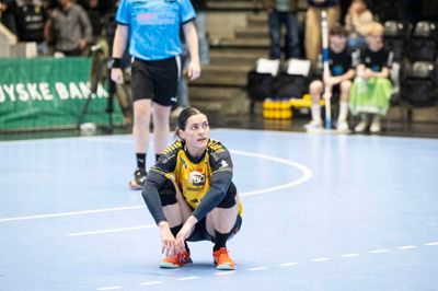 Anfører Stine Skogrand scorede hele 10 mål mod Gloria Bistrita, men kaptajnen og resten af Ikast-besætningen måtte gå skuffede fra første sejlads mod det rumænske tophold. Billedet her stammer dog fra en tidligere kamp.