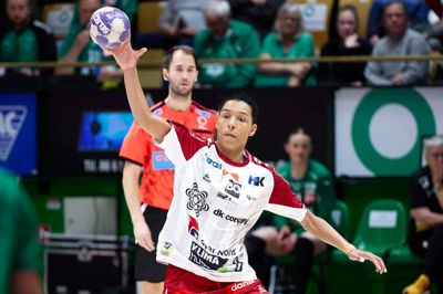Jamina Roberts scorede seks gange i Odense, og svenskeren og holdkammeraterne fra Ikast Håndbold fik uafgjort i den første DM-semifinale mod de fynske favoritter.
