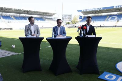 Det åbne hjørne bag hovedpersonerne på onsdagens pressemøde vil snart være fortid.
