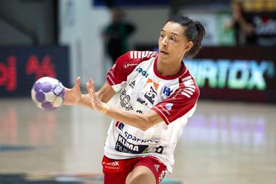 Jamina Roberts scorede seks mål på seks forsøg i den første DM-semifinale mod Odense. Ikast Håndbolds svenske backstjerne får formentlig også en hovedrolle i lørdagens returkamp på hjemmebane.