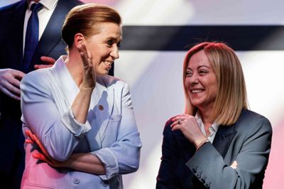 Mette Frederiksen og Giorgia Meloni skal torsdag mødes i Italien. (Arkivfoto).