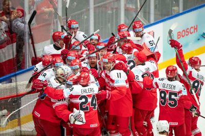 Vild jubel i Boxen. Danmark slår Canada i en historisk dansk sports-præstation.