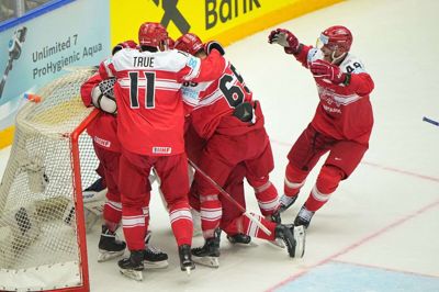 Danmark kom bagud i tredje periode, men fik vendt kvartfinalen og fuldendte den store overraskelse.