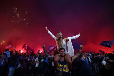 Det er anden gang i de seneste tre sæsoner, at Napoli kan fejre mesterskabet.