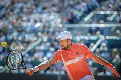 Novak Djokovic måtte kæmpe hårdt for at sikre sig sin ATP-titel nummer 100 i karrieren.
