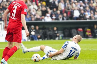 FC København-angriberen Andreas Cornelius pådrog sig søndag en lårskade kommer ikke til at deltage i torsdagens pokalfinale mod Silkeborg.