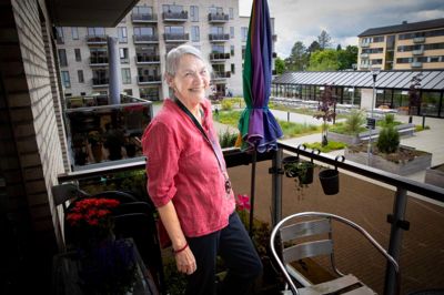 Grethe Monica Petersen nyder sit nye og meget aktive pensionistliv i Silkeborg, hvor hun for to år siden flyttede ind i en af de dengang helt nye seniorboliger i Holmsø Boligresorts.