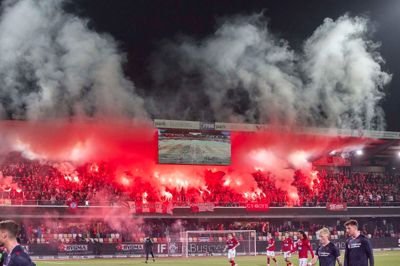 En SIF-fan har fået en bøde på 5000 kroner for at håne politifolk på stadion.