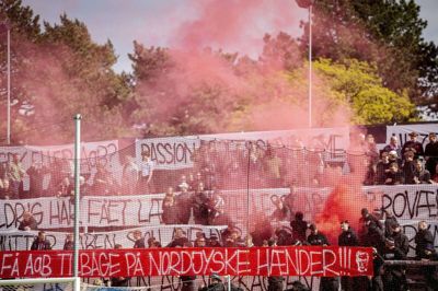 AaB-fans gav udtryk for deres utilfredshed i slutningen af den forgangne sæson. (Arkivfoto).