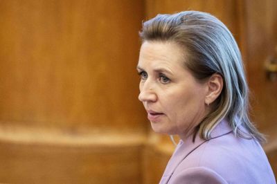 Statsminister Mette Frederiksen (S) vil ikke lave et decideret forbud mod bederum på uddannelser. Det skal ske gennem dialog med institutionerne. (Arkivfoto).
