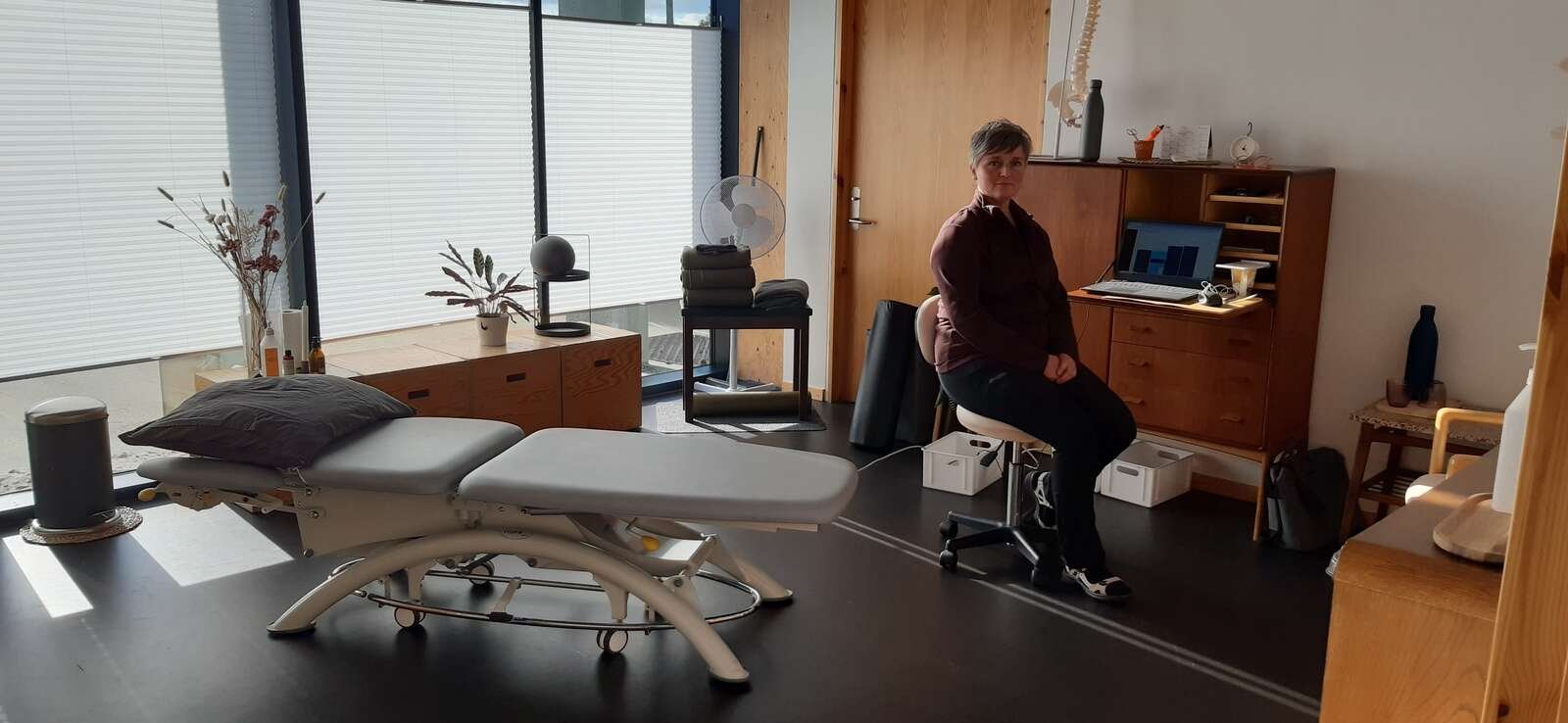 Et kig ind i klinikken, som har åbent mandag-torsdag fra klokken 8 til cirka 16. Foto: Lars Bo Nielsen