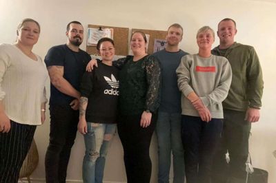 Den nye bestyrelse for Breum Borger- og Familieforening havde sit første møde den 1. april. Fra venstre er det Lonnie, Anders, Theresa, Sara, Chris, Henriette og Tonni. Privatfoto