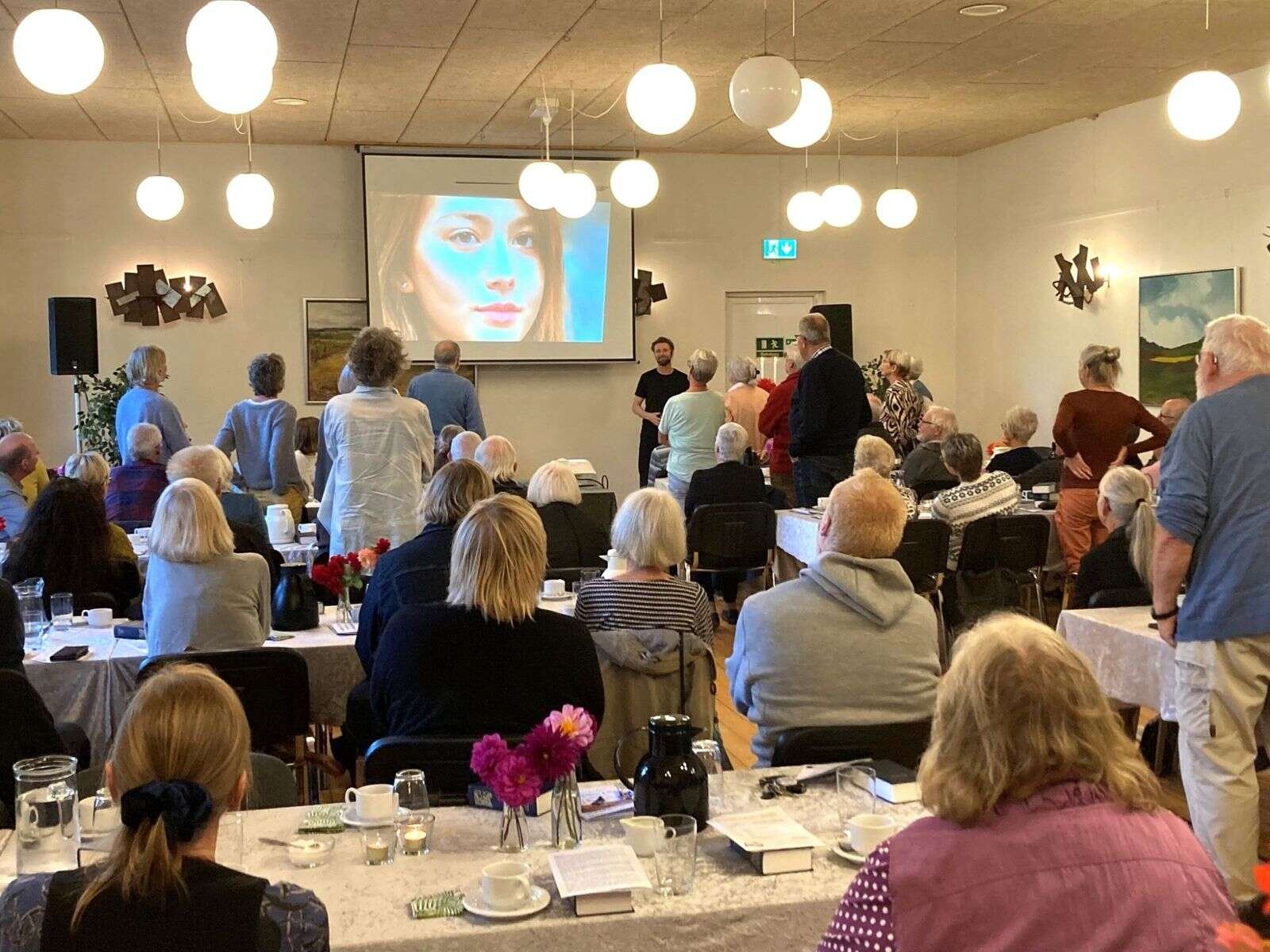 Højskoledagen giver normalt anledning til både debatter og engagement - her fra dagen i 2023. Foto: Birgit Ladefoged