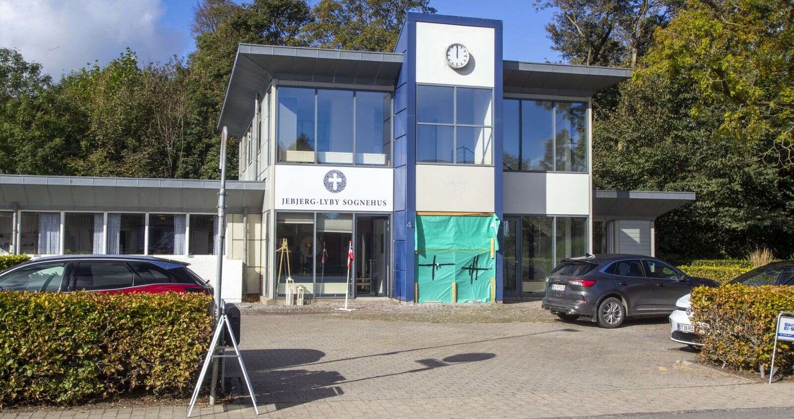 Jebjerg-Lyby Sparekasses sidste domicil kunne denne søndag indvies som Jebjerg-Lybys nye sognehus. Foto: Jan Sand