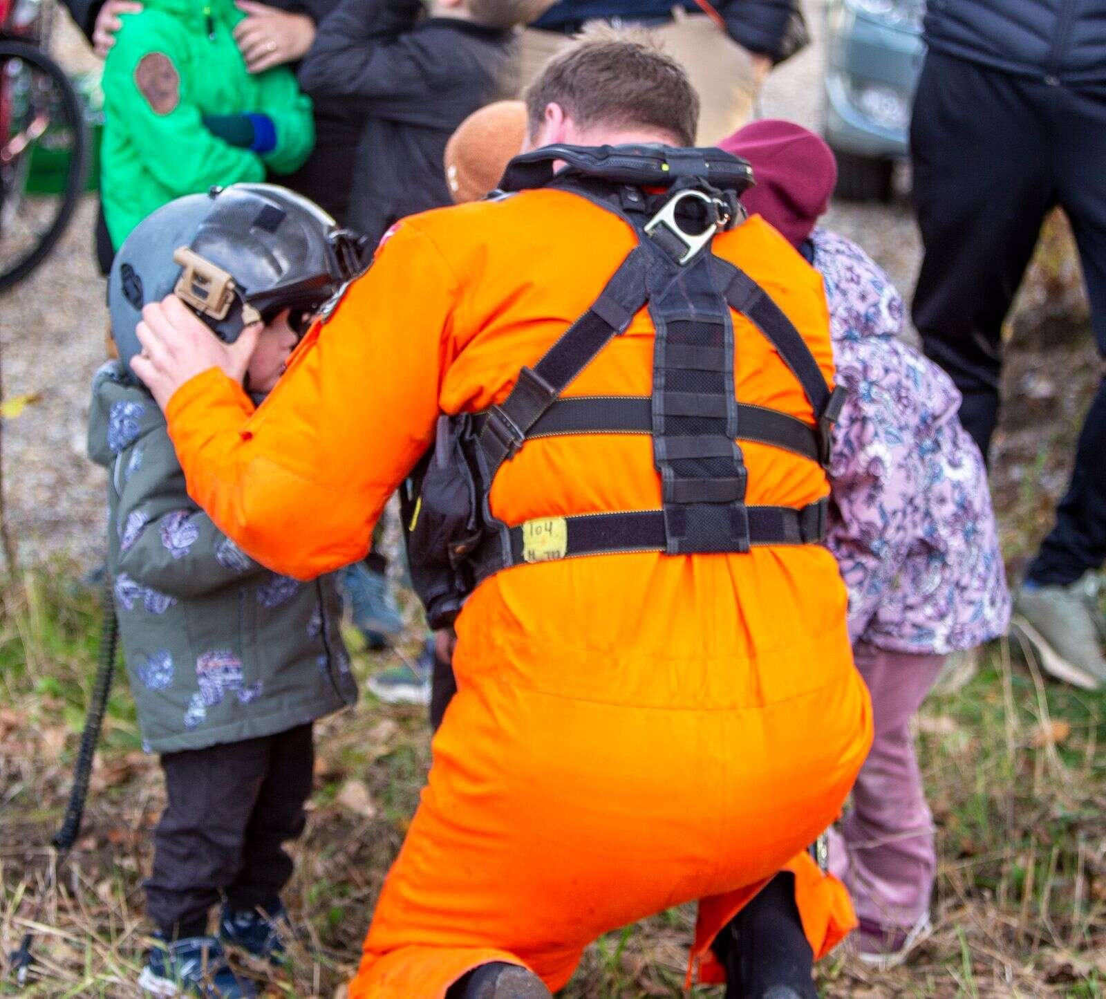Redningsmandskabet viste gerne deres udstyr frem. Foto: Jan Sand